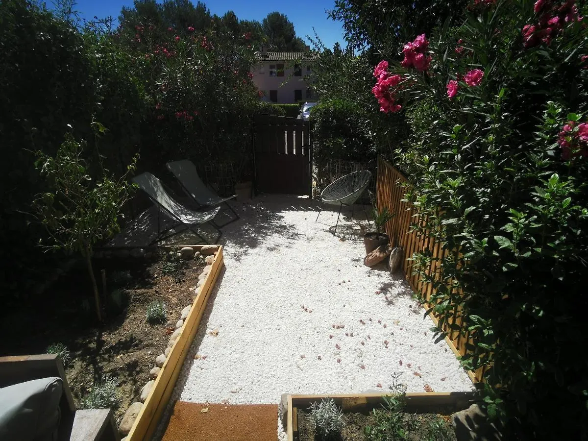 La Terrasse Ensoleillee De Sausset : Le Citronnier Apartment France