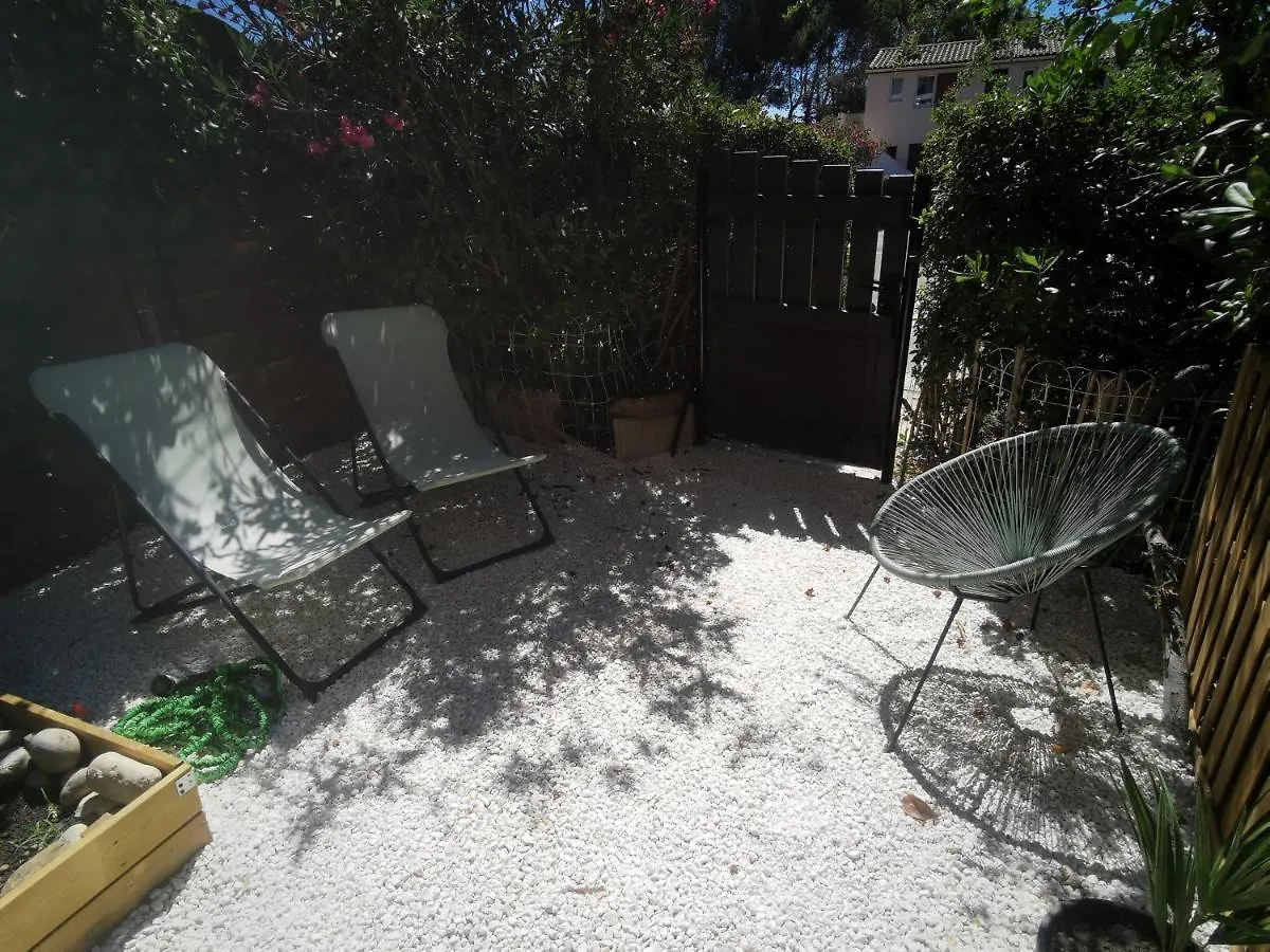 La Terrasse Ensoleillee De Sausset : Le Citronnier Apartment 0*, Sausset-les-Pins France